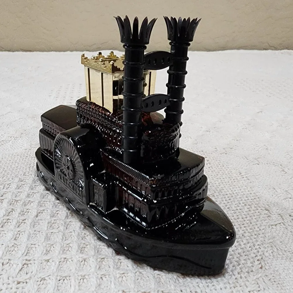 Vintage Avon NACHEZ RIVERBOAT STEAMSHIP Black Glass Bottle Wild Country Full